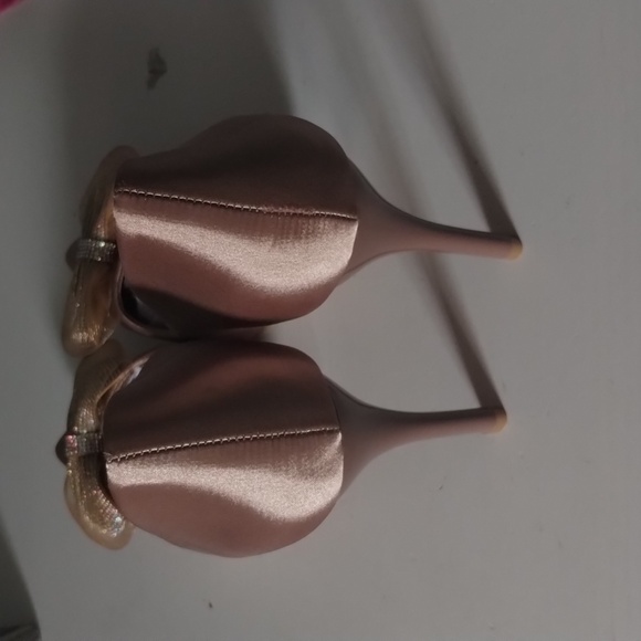 High Heels - Picture 2 of 2